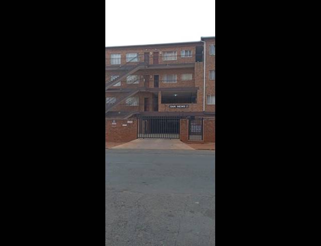 2 BEDROOM APARTMENT FOR SALE IN KEMPTON PARK CENTRAL